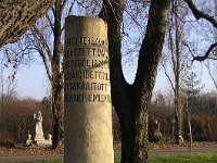 43-0 Sarok - Emlékoszlop